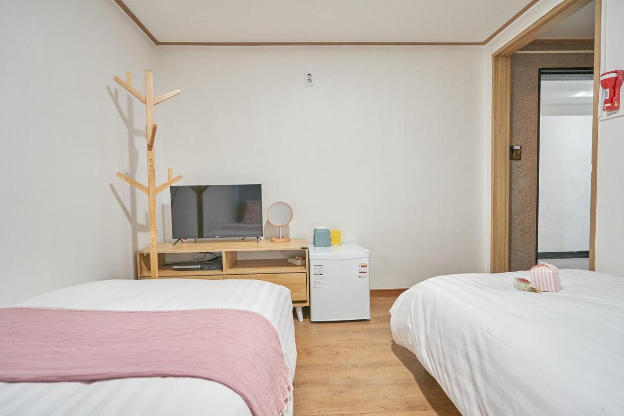 K'Stay Sinchon Szöul Kültér fotó