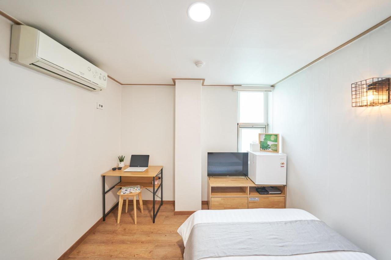 K'Stay Sinchon Szöul Kültér fotó